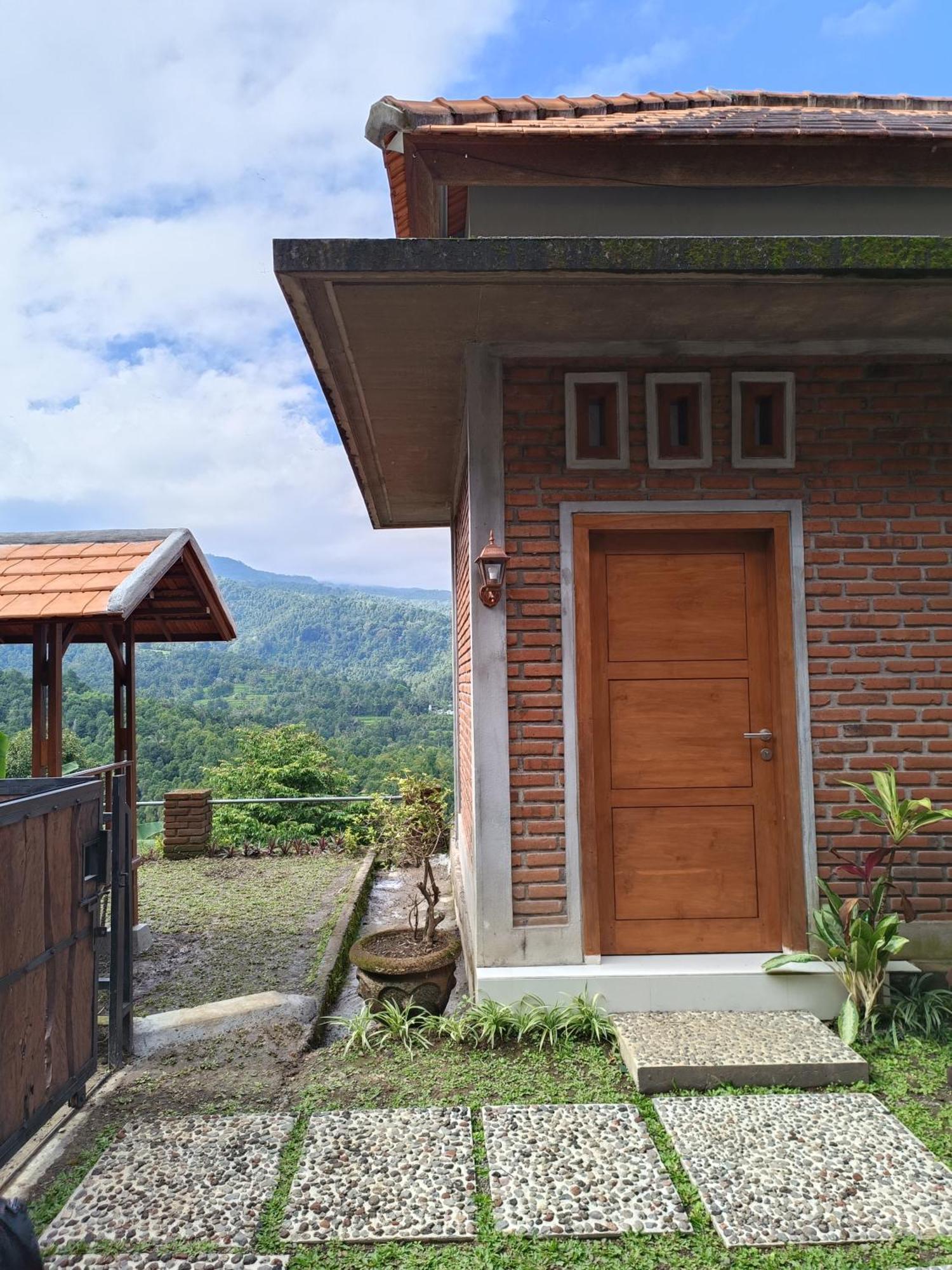 Made Oka Homestay&Warung Munduk Exteriör bild