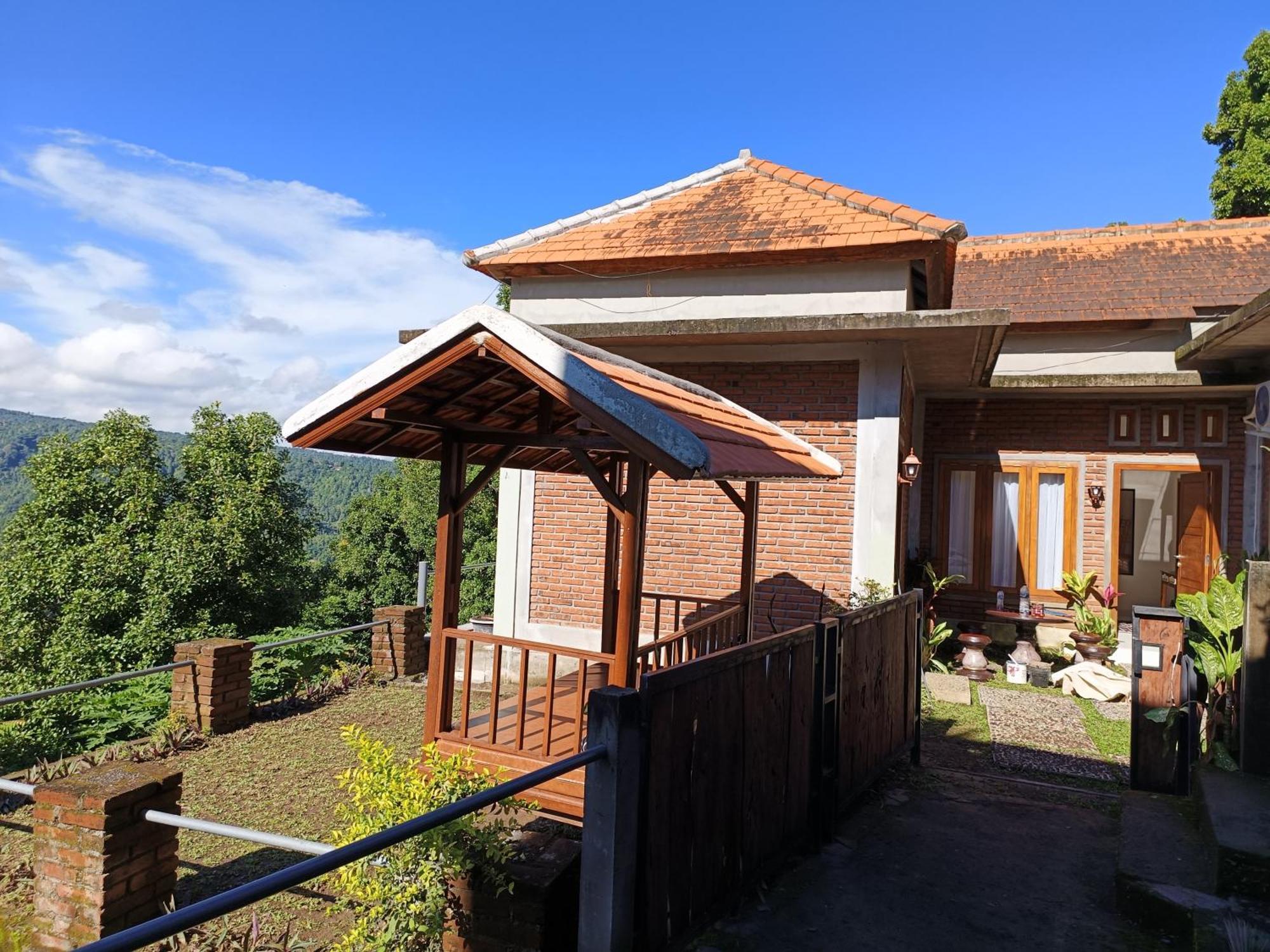 Made Oka Homestay&Warung Munduk Exteriör bild