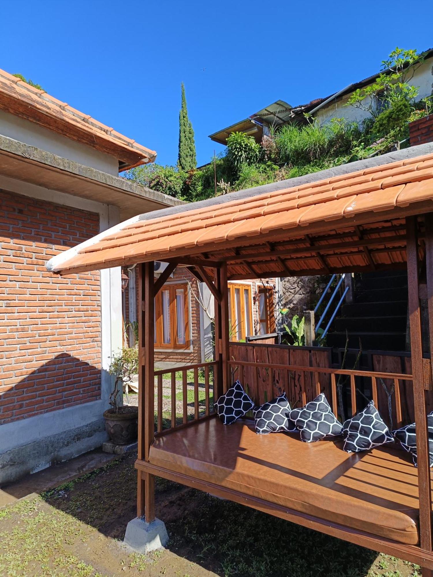 Made Oka Homestay&Warung Munduk Exteriör bild