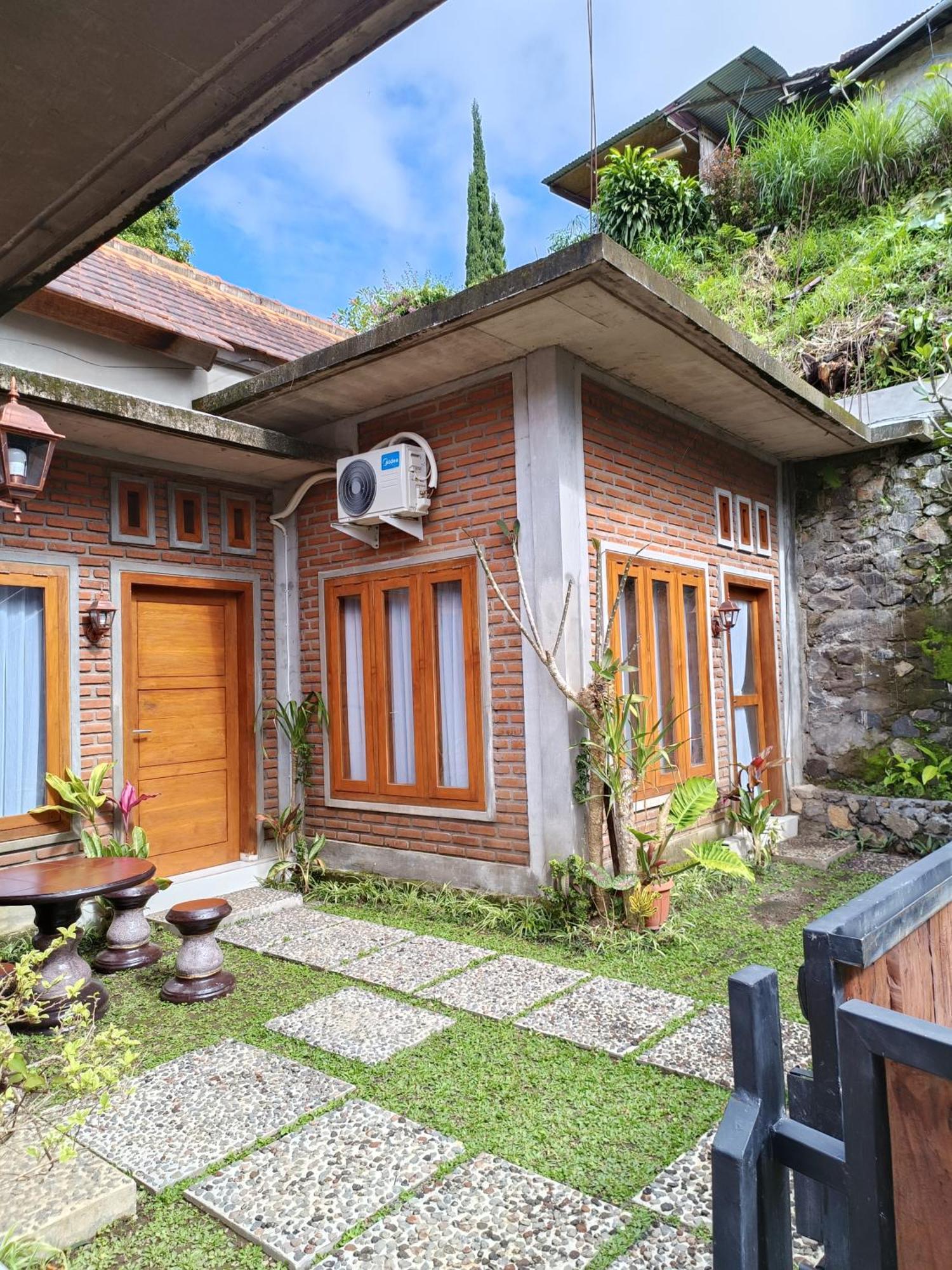 Made Oka Homestay&Warung Munduk Exteriör bild